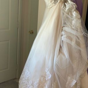 Wedding dress